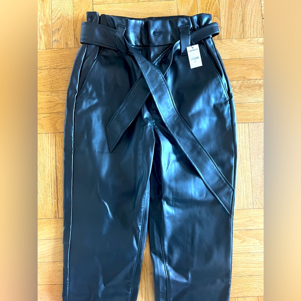EXPRESS VEGAN LEATHER PAPERBAG PANTS, BLK (6REG)
